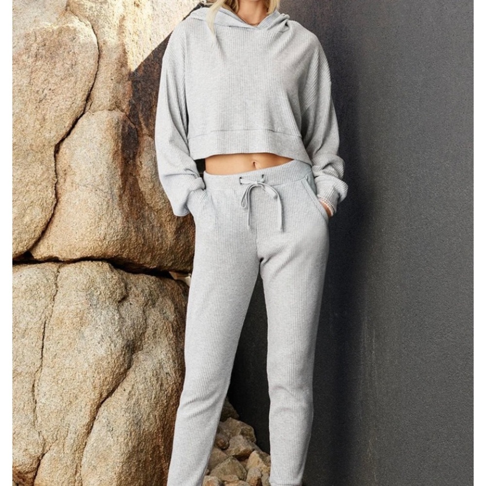 Alo Yoga Muse Sweatshirt + Sweatpants Small Set